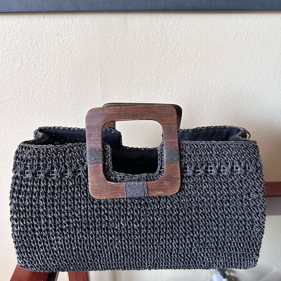 Woven Handbag - Picture 6 of 7